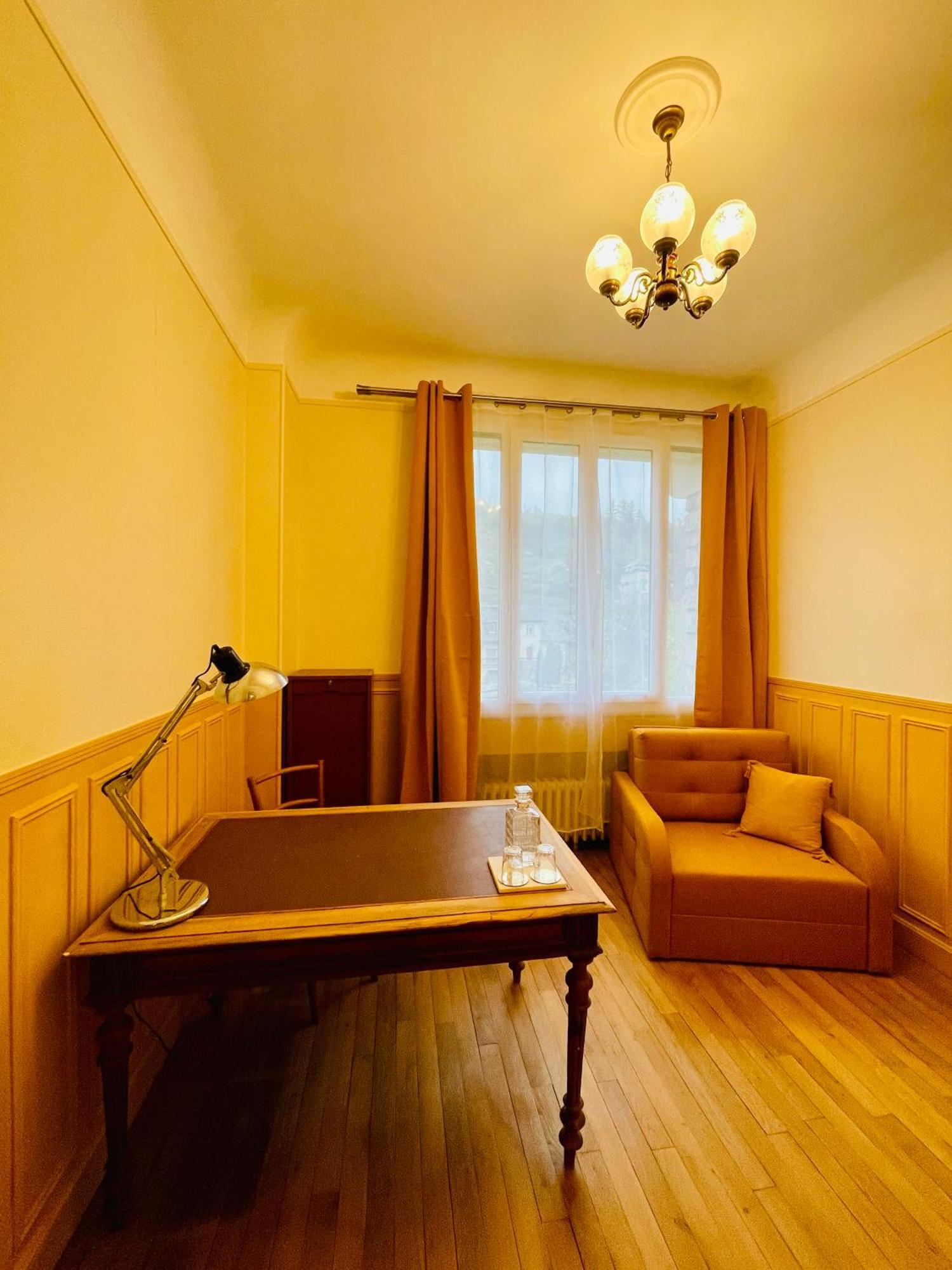 La Maison Au Toit Vert เอสปาลิยง ภายนอก รูปภาพ